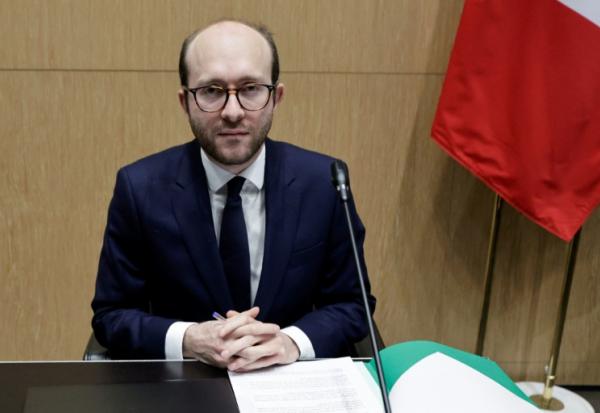 Le président de la commission d'enquête parlementaire sur l'audiovisuel public, Jérémie Patrier-Leitus (Horizons), le 17 décembre à Paris