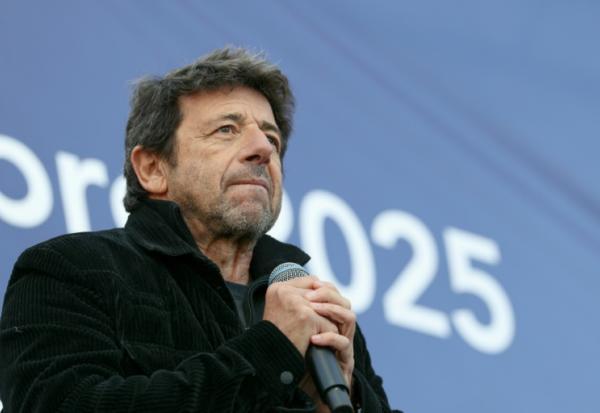 Patrick Bruel lors d'une réunion du Crif, à Paris, le 17 octobre 2025