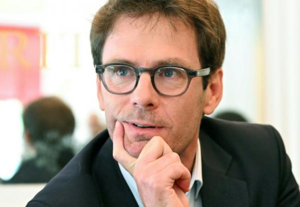 Le maire socialiste de Rouen, Nicolas Mayer-Rossignol, à Paris le 25 avril 2025