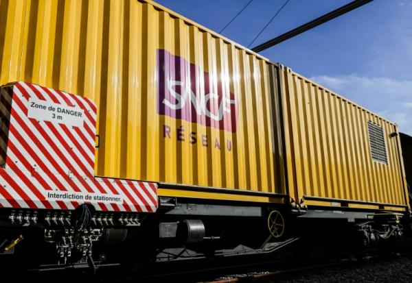 Wagon à désherber les voies, de SNCF réseau, à Bordeaux (Gironde) le 24 octobre 2022.