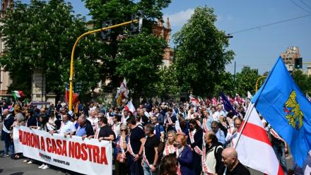 Défilé organisé par les "Patriotes pour l'Europe", un groupe politique d'extrême droite du Parlement européen, le 18 avril 2026 à Milan