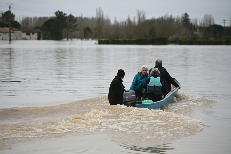 Des résidents de Tonneins dans le Lot-et-Garonne évacués en raison de la crue de la Garonne, le 13 féverier 2026