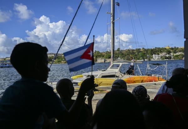 Un des deux bateaux d'aide humanitaire dans le port de CLa Havane, le 28 mars 2026. 