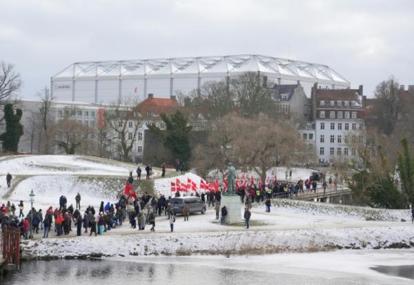 Au moins 10.000 personnes, selon la police, ont participé la 31 janvier 2026 à Copenhague à une marche silencieuse, à l'appel de l'Association danoise des anciens combattants, pour dénoncer les propos de Donald Trump relativisant l'engagement des alliés des Américains en Afghanistan