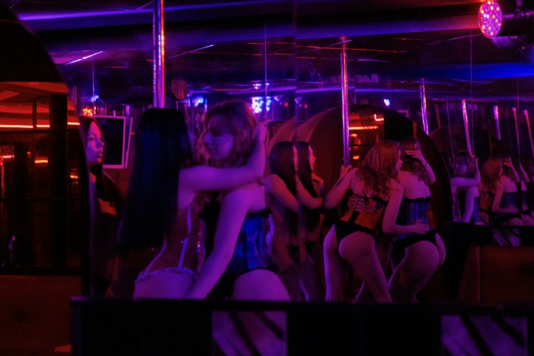 Les danseuses du club de strip-tease