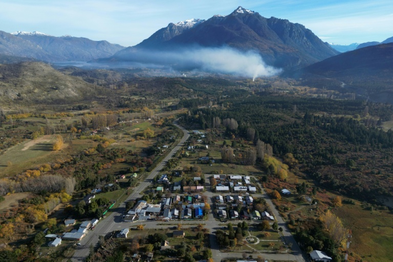Vue aérienne du village d'Epuyen, dans la province de Chubut, en Argentine, le 9 mai 2026, où une épidémie d'hantavirus a fait 11 morts en 2018-2019