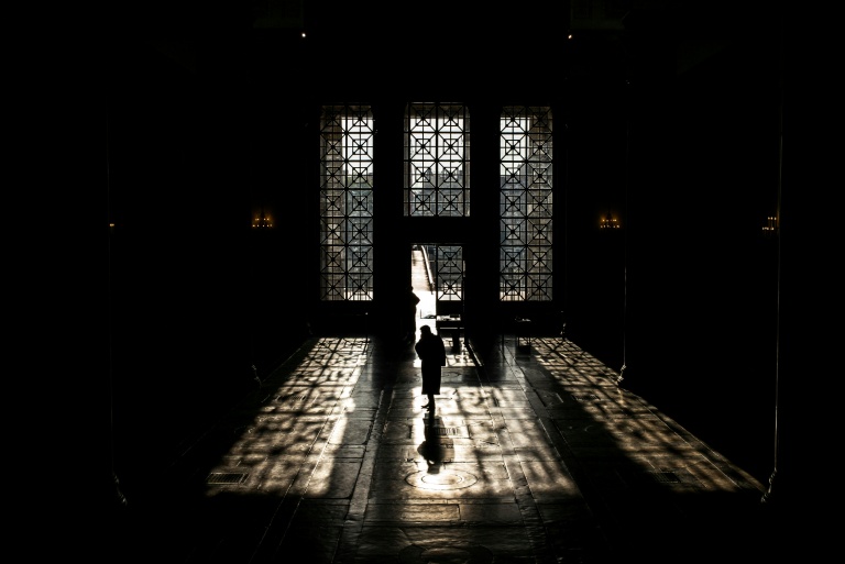 Le parquet de Lyon a annoncé le décès de Quentin, un étudiant de 23 ans hospitalisé depuis jeudi dans un état grave, après une violente agression en marge d'une conférence de l'eurodéputée LFI Rima Hassan