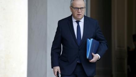 François-Noël Buffet, alors ministre délégué auprès du ministre de l'Intérieur, à la sortie de l'Elysée, le 26 mars 2025 à Paris