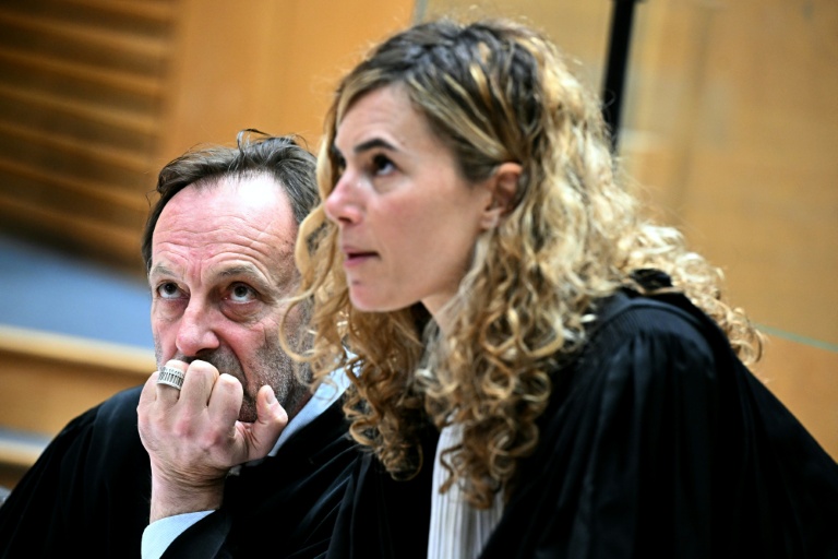 Les avocats de Cédric Jubillar, Alexandre Martin et Emmanuelle Franck, à la cour d'assises du Tarn, à Albi, le 6 octobre 2025