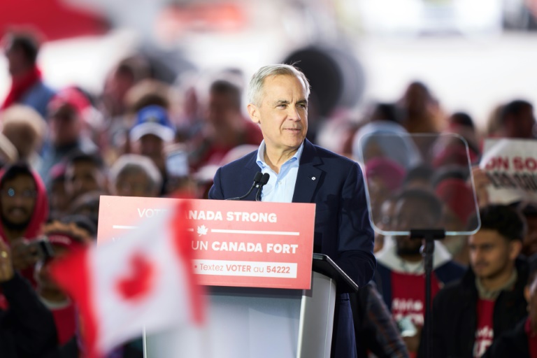 Le Premier ministre canadien et candidat libéral Mark Carney à Mississauga en Ontario, lors d'un meeting le 26 avril 2025.