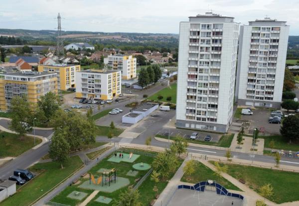 Un immigré sur cinq a été sans-papiers à un moment de son parcours et presque autant ont vécu sans domicile