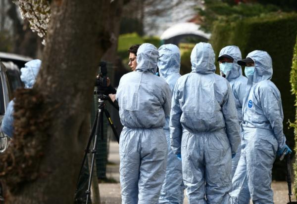 La police scientifique près du lieu où des ambulances de la communauté juive ont été attaquées, à Londres le 23 mars 2026