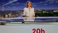La journaliste Léa Salamé sur le plateau du JT de 20H sur la chaîne France 2, le 16 mars 2026 à Paris