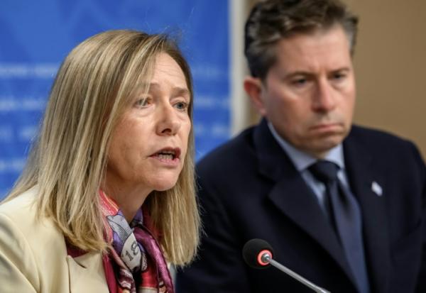 La secrétaire générale de l'OMM, Celeste Saulo (g), et le secrétaire général adjoint de l'ONU aux affaires humanitaires Tom Fletcher, lors d'une conférence de presse sur les conséquences de l’épisode El Niño, le 21 octobre 2026 à Genève