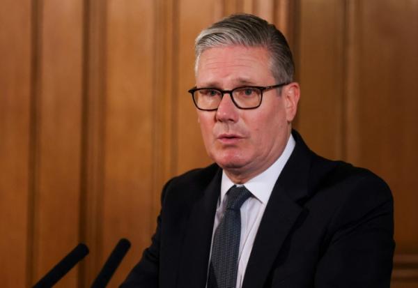 Le Premier ministre britannique Keir Starmer participe à une réunion à Downing Street, dans le centre de Londres, le 5 mai 2026