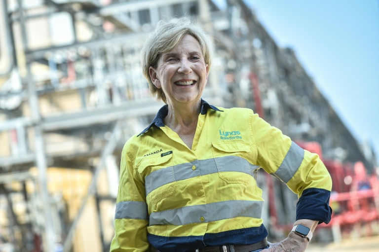 Amanda Lacaze, directrice générale de Lynas Malaisie, lors d'une visite des installations de la société minière australienne à Gebeng, dans l'est de la Malaisie, le 8 avril 2026