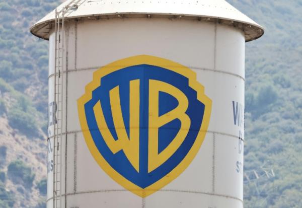 En seulement six mois, Warner Bros est passé d'un géant d'Hollywood en difficulté, avec des rumeurs de renvoi de ses dirigeants, au studio le plus en vogue de l'industrie