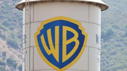 En seulement six mois, Warner Bros est passé d'un géant d'Hollywood en difficulté, avec des rumeurs de renvoi de ses dirigeants, au studio le plus en vogue de l'industrie