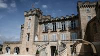 Le château de La Barben, qui abrite le parc à thème "Rocher Mistral", dédié à l'histoire et aux traditions provençales, le 28 avril 2026 à La Barben, dans les Bouches-du-Rhône