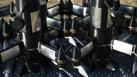 Un intercepteur de drones P1-Sun avant des vols d'essai, dans un lieu non divulgué en Ukraine, le 19 mars 2026  