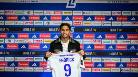 L'attaquant brésilien Endrick, recrue de l'Olympique lyonnais, lors de sa présentation officielle, le 5 janvier 2026