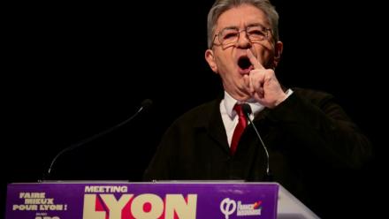 Le leader de la France Insoumise (LFI), Jean-Luc Mélenchon, lors d'un meeting de campagne du candidat LFI tête de liste aux élections municipales de Lyon, le 26 février 2026 à Lyon