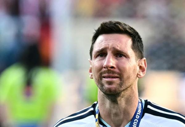 Lionel Messi ne peut retenir ses larmes après la défaite de l'Argentine en finale de la Coupe du monde, le 19 juillet 2026 à East Rutherford, dans le New Jersey