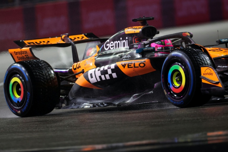 Le pilote australien de McLaren, Oscar Piastri, participe à la séance de qualification du Grand Prix de Formule 1 de Las Vegas sur le circuit du Las Vegas Strip, le 21 novembre 2025