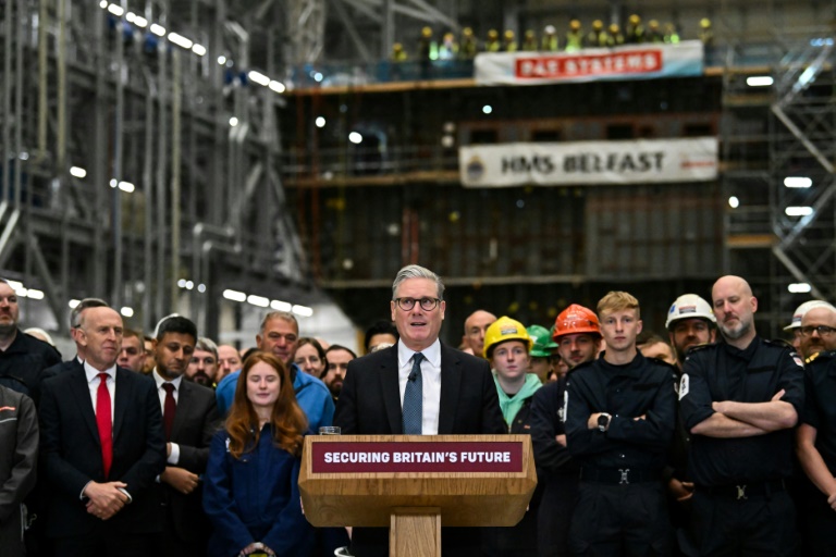 Le Premier ministre britannique Keir Starmer lors d'une visite de l'usine BAE Systems de Govan, à Glasgow, le 2 juin 2025 en Ecosse