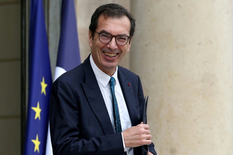 Le ministre du Travail, Jean-Pierre Farandou, quitte le palais de l'Élysée à Paris après le Conseil des ministres hebdomadaire, le 31 août 2026