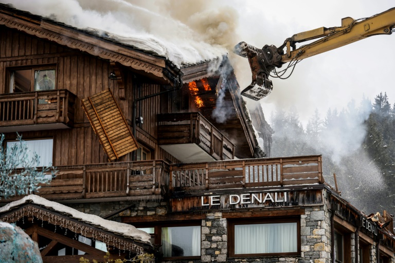 Un incendie dans un hôtel de la station de ski de Courchevel, le 28 janvier 2026 en Savoie