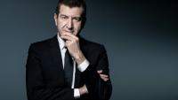 Le banquier d’affaires, propriétaire de médias et investisseur français Matthieu Pigasse pose lors d’une séance photo à Paris, le 4 février 2020