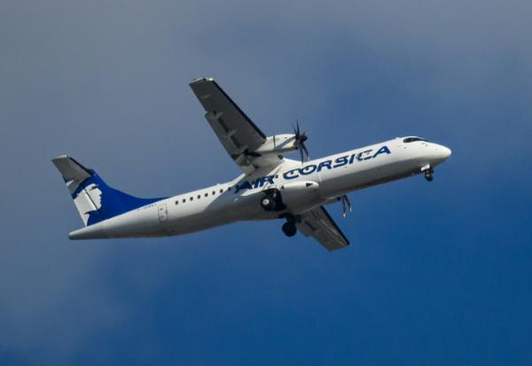 Avion d'Air Corsica, au dessus de Nantes, en Loire-Atlantique, le 13 avril 2026.