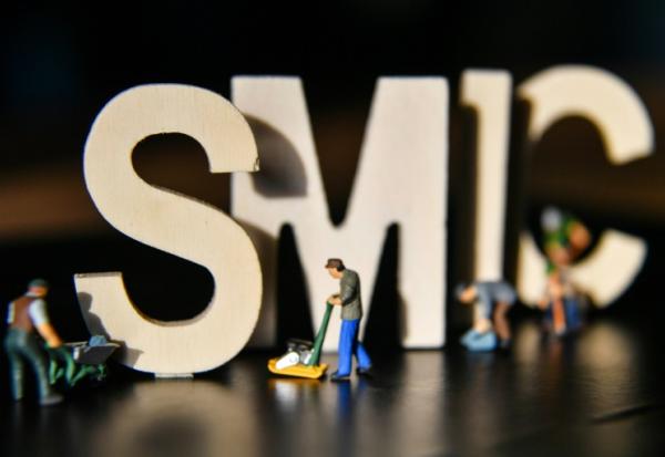 Le versement de cette indemnité doit permettre de compenser la réévaluation automatique du Smic au 1er juin, qui a augmenté mécaniquement de 2,41% en raison de l'inflation. 