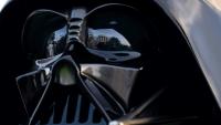 Une personne déguisée en Dark Vador, à l'occasion d'Halloween devant la Maison Blanche à Washington, le 30 octobre 2024