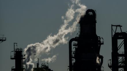 Les émissions de gaz à effet de serre en France ont plus baissé qu'estimé initialement en 2024 (-3,0%) et en 2025 (-2,1%), même si le rythme marque le pas par rapport aux années précédentes