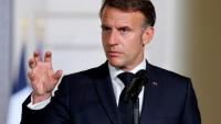 Le président français Emmanuel Macron s'exprime à l'issue d'une réunion à l'Elysée, à Paris, le 1er juin 2026