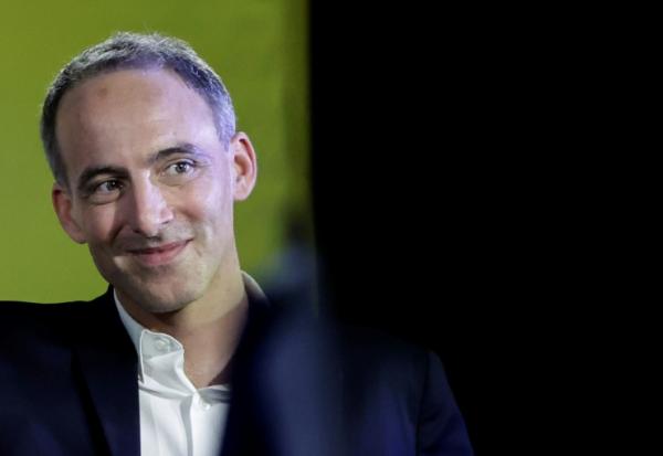 Raphaël Glucksmann, eurodéputé et co-président du parti "Place Publique", le 16 mars 2025 à Paris
