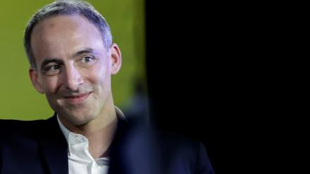 Raphaël Glucksmann, eurodéputé et co-président du parti "Place Publique", le 16 mars 2025 à Paris