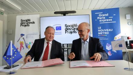 Le vice-président de la Banque europeenne d’investissement (BEI) Ambroise Fayolle (G) et le président du directoire de la Société des Grands Projets (SGP), Jean-François Monteils, (D), le 2 septembre 2026, à Nanterre-La Folie (Hauts de Seine)