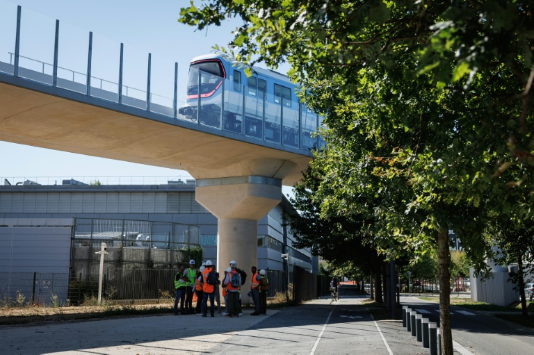 Un métro automatique de la ligne 18 à l'essai sur la ligne entre Massy-Palaiseau et Christ de Saclay, photographié le 
4 septembre 2026
