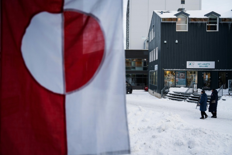 Un drapeau groenlandais dans les rues de Nuuk, le 14 janvier 2026