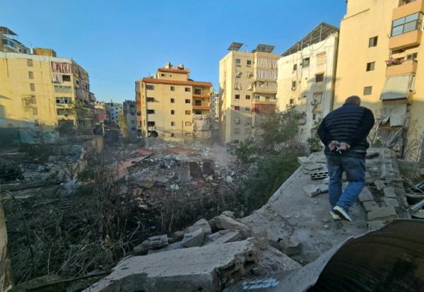 Dans les quartiers sud de Beyrouth, après une frappe aérienne israélienne, le 24 mars 2026