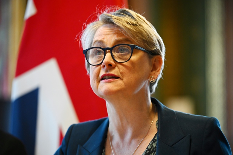 La ministre britannique des Affaires étrangères Yvette Cooper lors d'une réunion virtuelle sur le détroit d'Ormuz, le 2 avril 2026 à Londres 