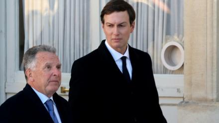Les émissaires du président américain Donald Trump, Steve Witkoff (à gauche) et Jared Kushner, le 6 janvier 2026 à Paris