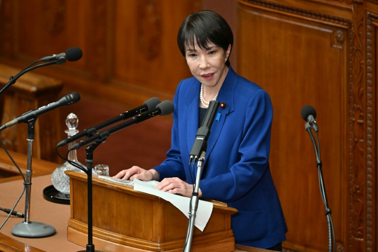 La Première ministre japonaise Sanae Takaichi fait un discours à la Chambre des représentants à Tokyo, le 24 octobre 2025
