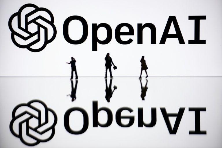 OpenAI a annoncé à un accord avec le Pentagone, au détriment d'Anthropic qui a refusé de se plier à un ultimatum adressé par le gouvernement américain pour une utilisation sans conditions de son modèle d'intelligence artificielle