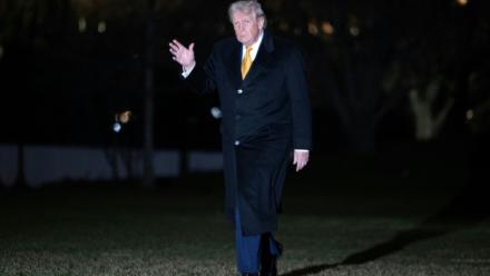 Le président américain Donald Trump à son arrivée à la Maison Blanche, à Washington, le 4 janvier 2026