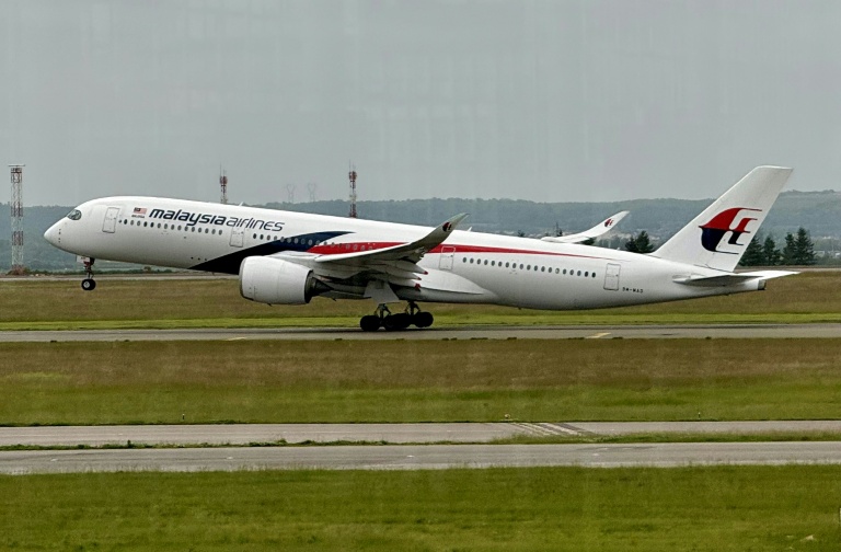 Un pilote de ligne malaisien a été arrêté cette semaine à l'aéroport de Jakarta avec plus de 70.000 comprimés d'ecstasy dans sa valise et sous l'emprise de plusieurs drogues