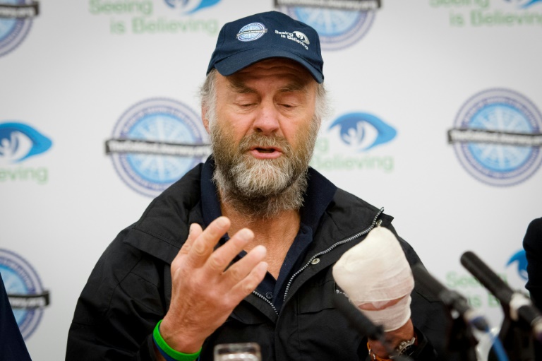 Le célèbre explorateur britannique de 82 ans Ranulph Fiennes pendant une conférence de presse à l'aéroport d'Heathrow à Londres, le 4 mars 2013